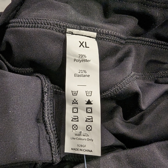 Halara high waisted flare cargo pants - Picture 5 of 8